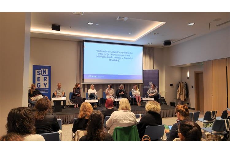 Slika /slike/Foto vijesti 2025/Predstavljeno Izvješće o politikama integracije – Prava vezana uz rad državljana trećih zemalja u Republici Hrvatskoj.jpg